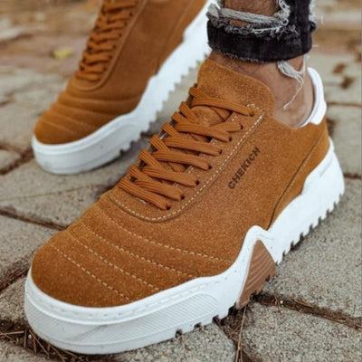 Ανδρικά Παπούτσια Chekich CH037T σε Καφέ Σουέτ με Κομψές Ραφές και Παχιά Λευκή Σόλα | CH037T