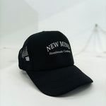 Καπέλο Jockey "NEW MIND" Μαύρο με Λευκά Γράμματα και Διάτρητο Πίσω Μέρος - Handmade Clothing | NM001
